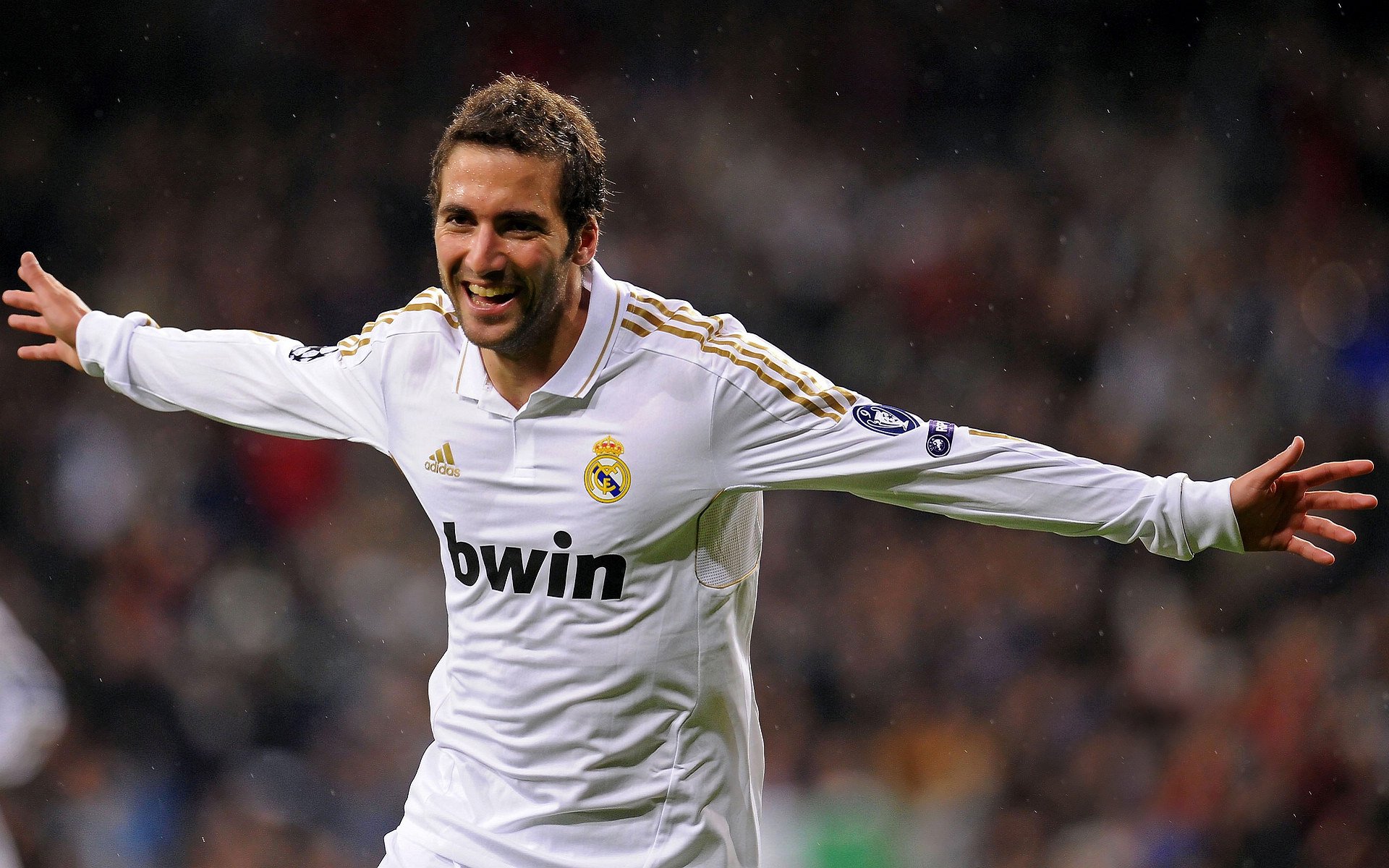 爱游戏体育官方在线-史上最光辉“冠军夜”：拼搏荣耀的极致展示，《冠军》